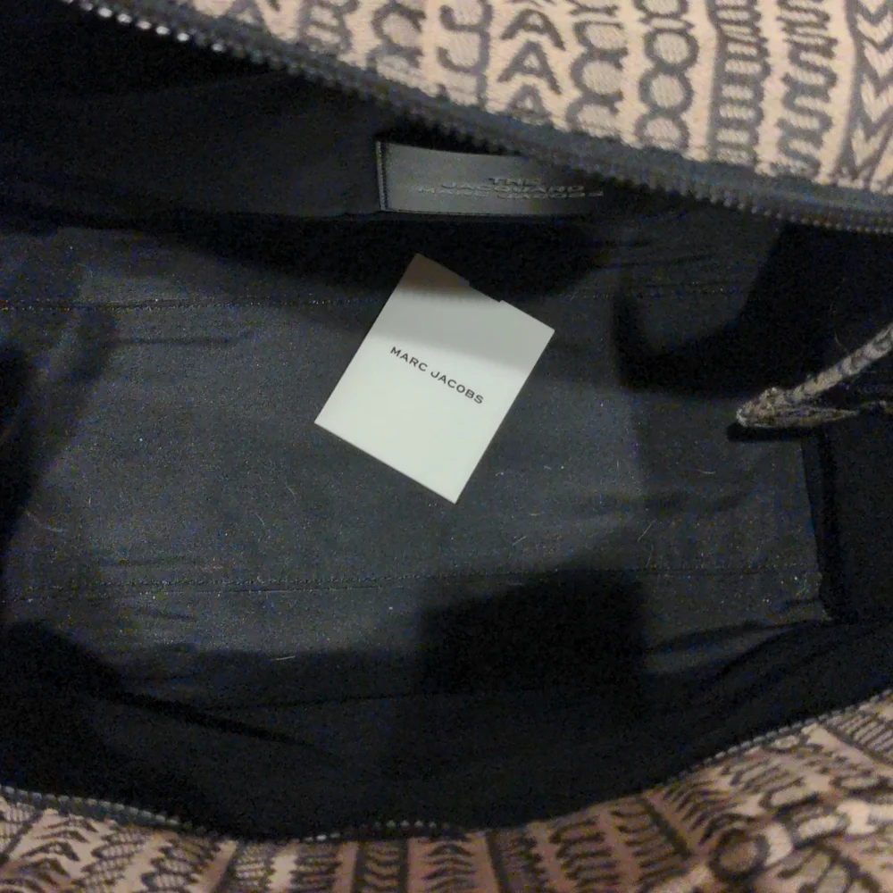 Marc Jacobs Large Jacquard Monogram Tote - Picture 3 of 16